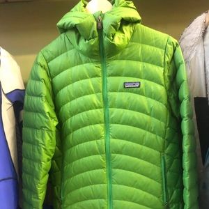 Patagonia puffy down coat